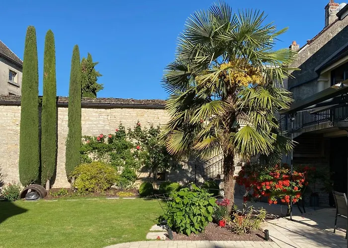LE JARDIN Chambre de charme, piscine à Meursault